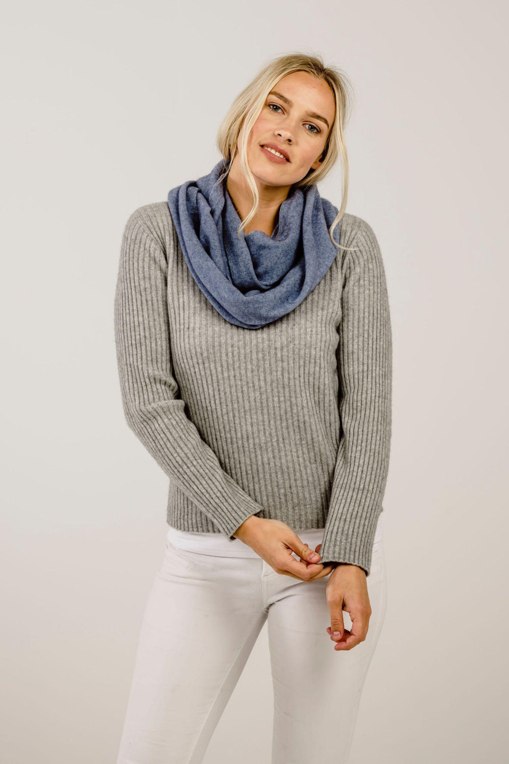 Woman wearing ice Merinosilk Loop Scarf 